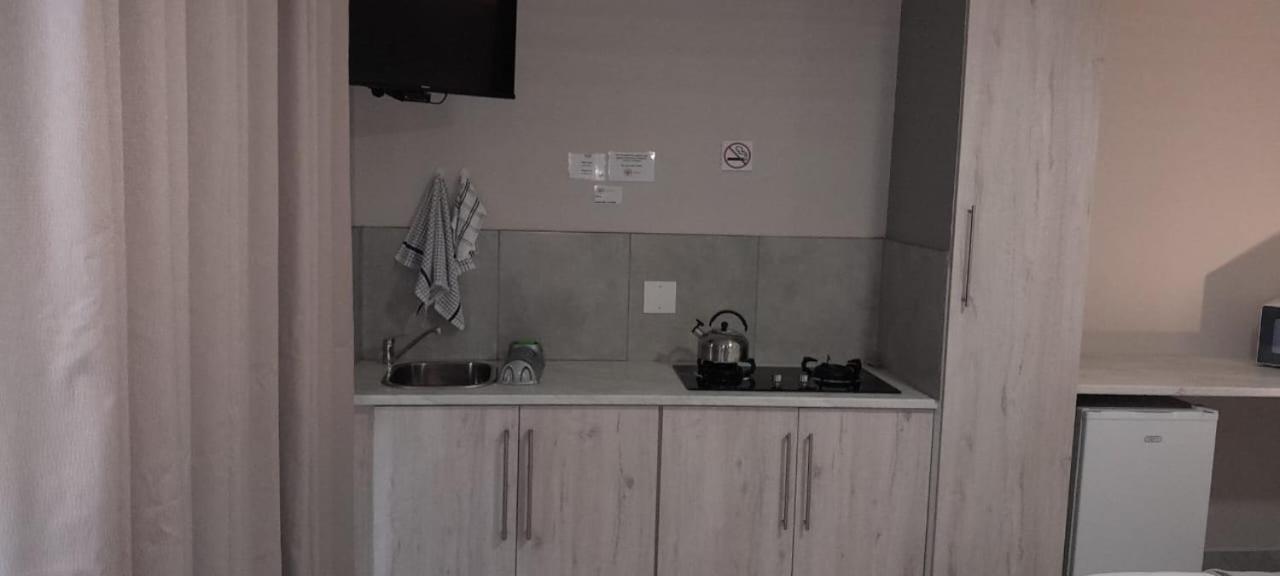 Hotel Kelzane Self-Catering Gonubie Esterno foto