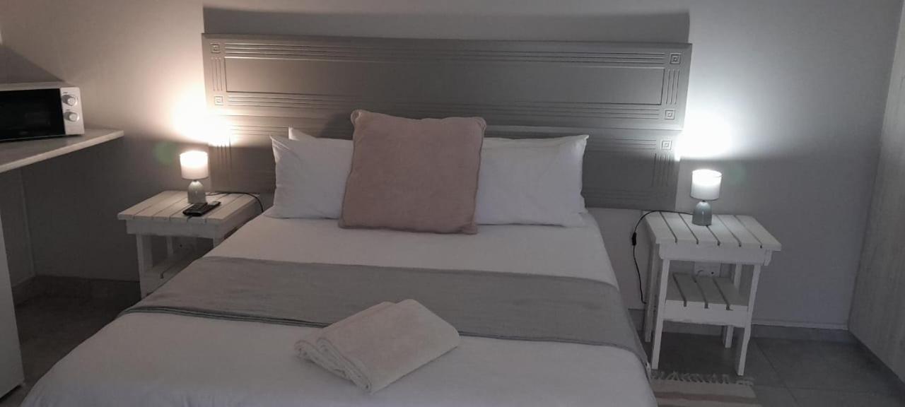 Hotel Kelzane Self-Catering Gonubie Esterno foto