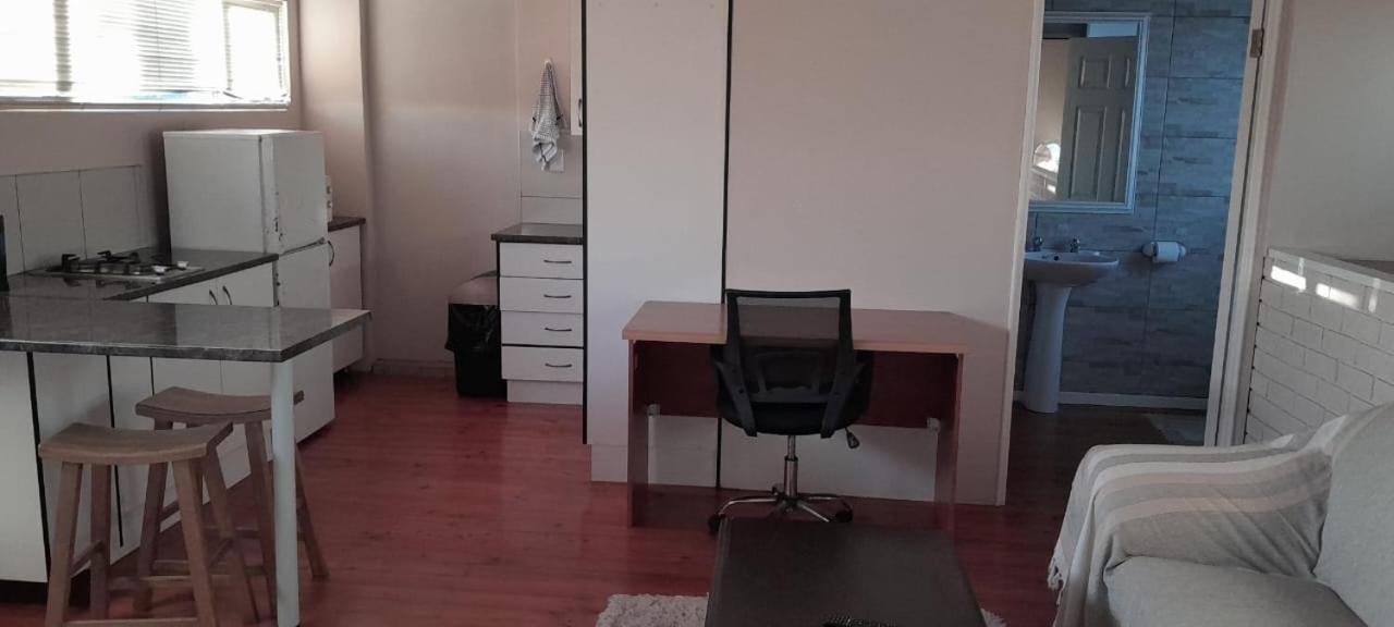 Hotel Kelzane Self-Catering Gonubie Esterno foto