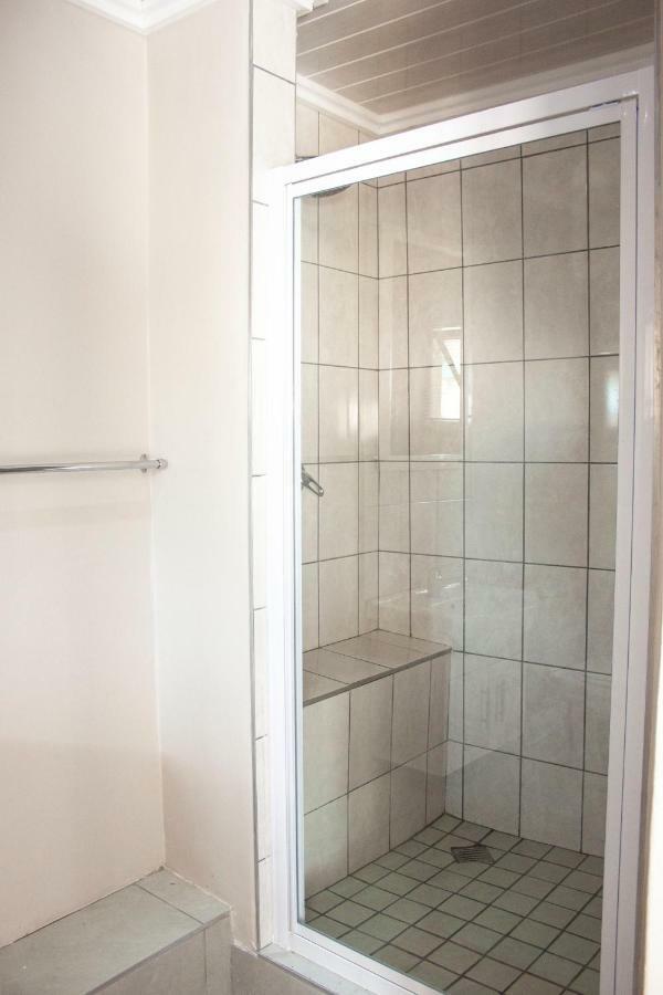 Hotel Kelzane Self-Catering Gonubie Esterno foto