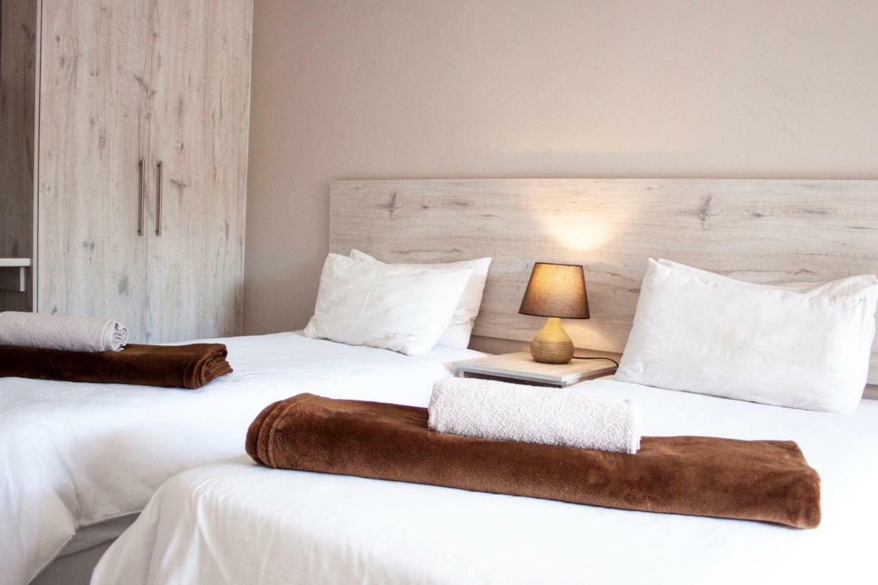 Hotel Kelzane Self-Catering Gonubie Esterno foto