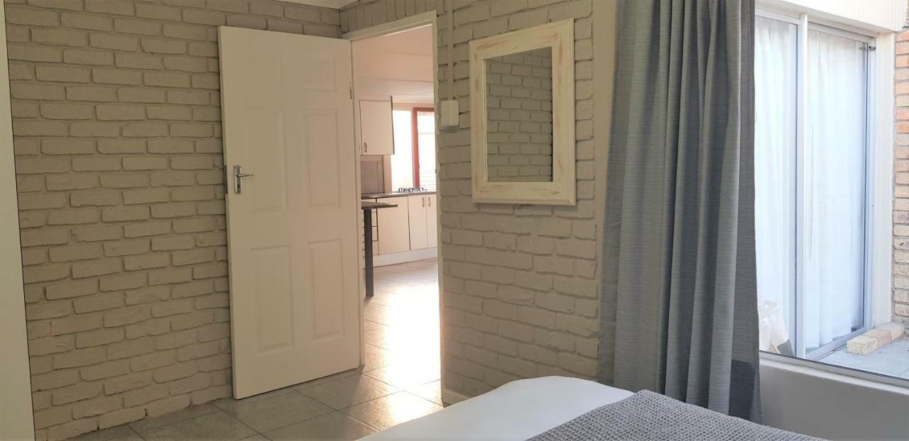 Hotel Kelzane Self-Catering Gonubie Esterno foto