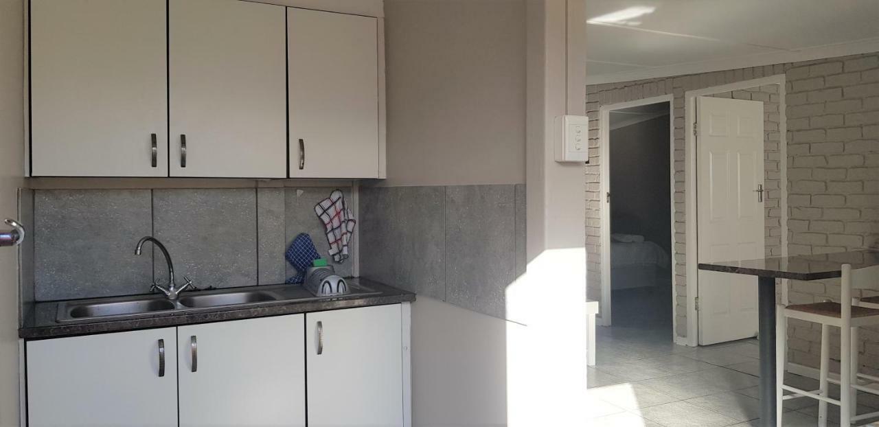 Hotel Kelzane Self-Catering Gonubie Esterno foto