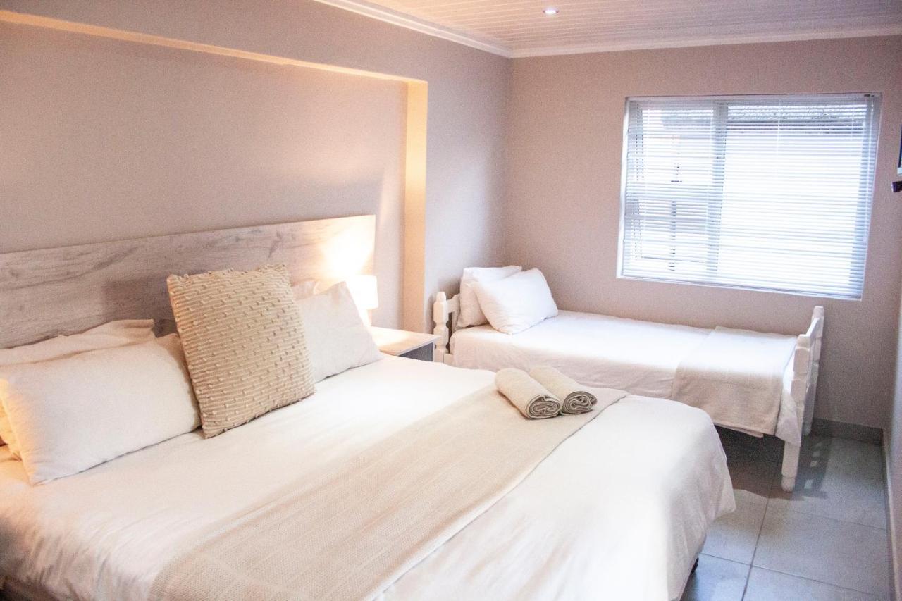 Hotel Kelzane Self-Catering Gonubie Esterno foto