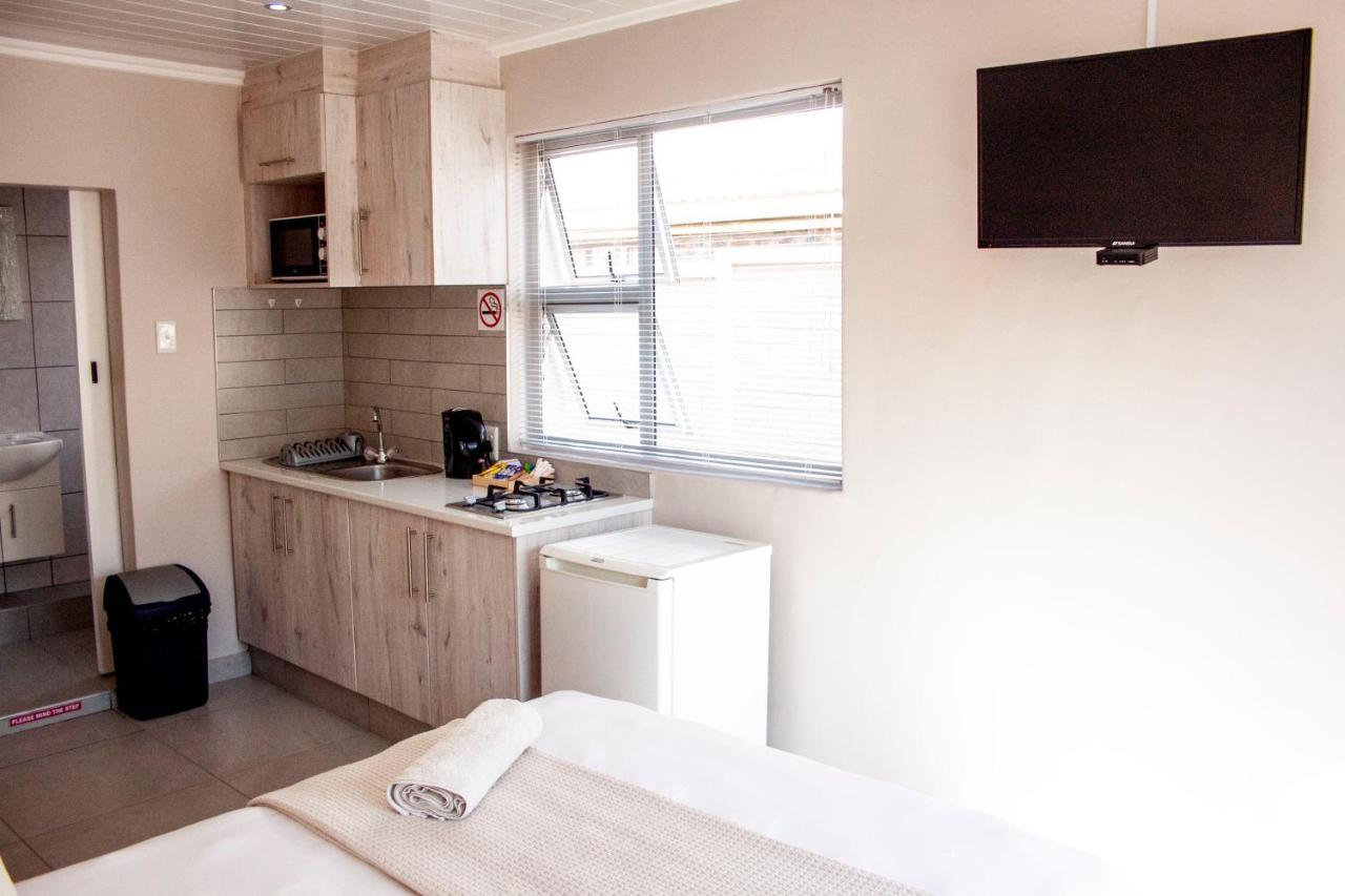 Hotel Kelzane Self-Catering Gonubie Esterno foto